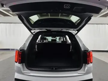 2023 Kia Sorento с пробегом 21 010 км
