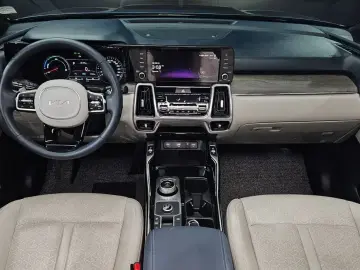 2023 Kia Sorento с пробегом 17 323 км