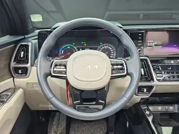 2023 Kia Sorento с пробегом 17 323 км