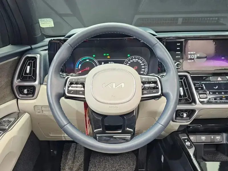 2023 Kia Sorento с пробегом 17 323 км