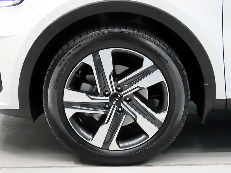 2023 Kia Sorento с пробегом 29 090 км