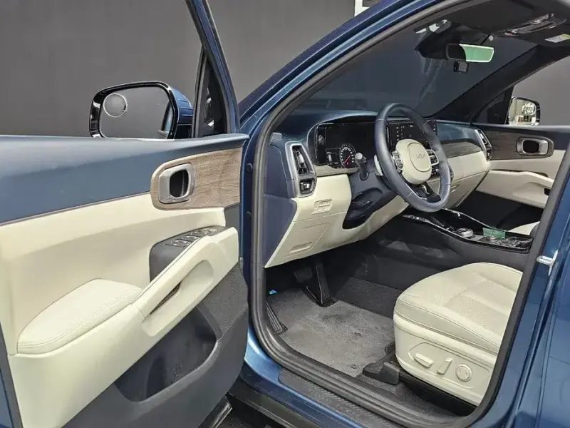 2022 Kia Sorento с пробегом 23 256 км