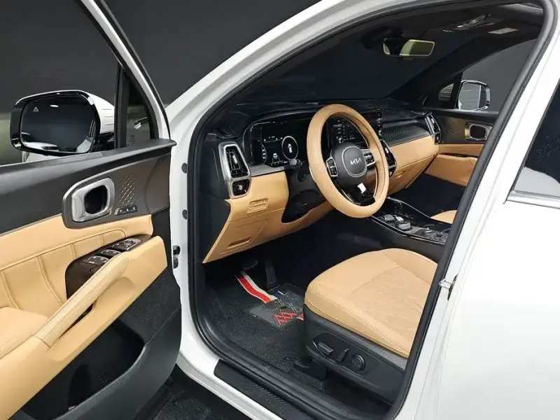 2023 Kia Sorento с пробегом 37 870 км