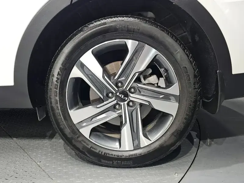 2023 Kia Sorento с пробегом 37 870 км