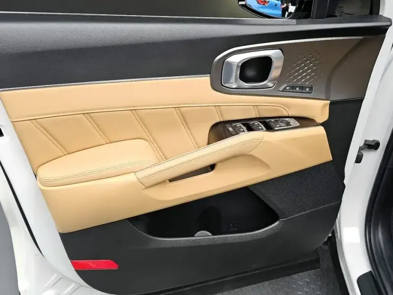 2023 Kia Sorento с пробегом 37 870 км