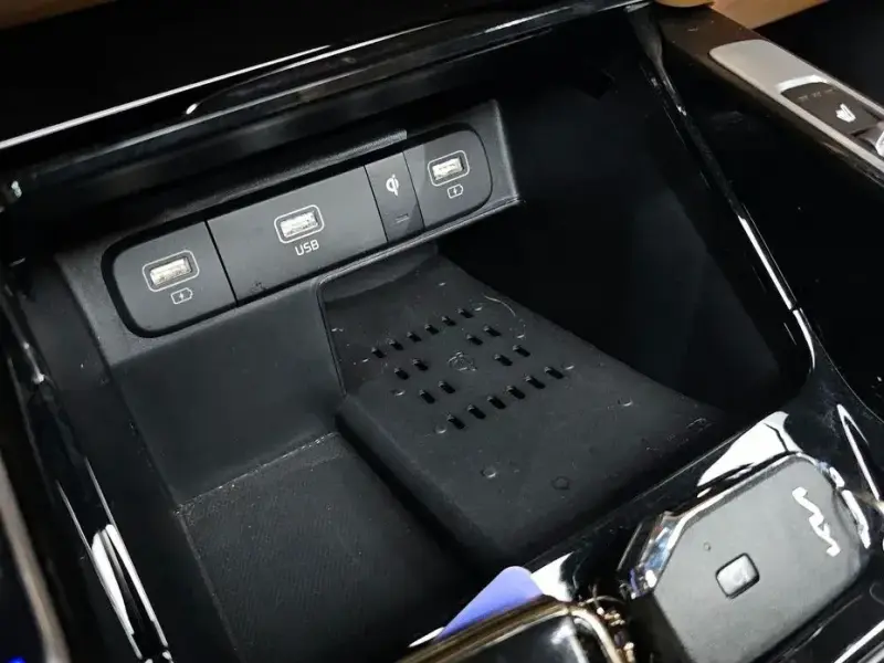 2023 Kia Sorento с пробегом 37 870 км