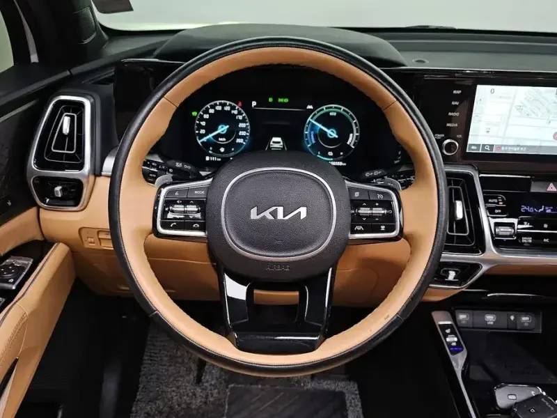 2023 Kia Sorento с пробегом 106 559 км