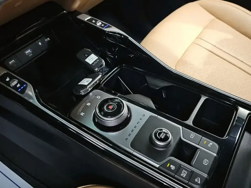 2023 Kia Sorento с пробегом 33 667 км