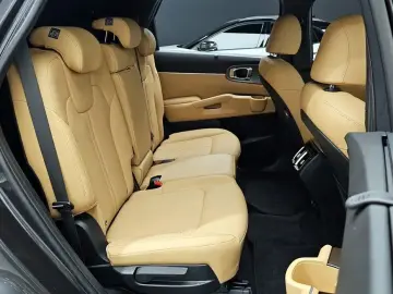 2023 Kia Sorento с пробегом 33 667 км