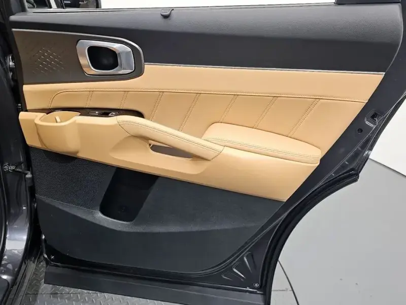 2023 Kia Sorento с пробегом 33 667 км