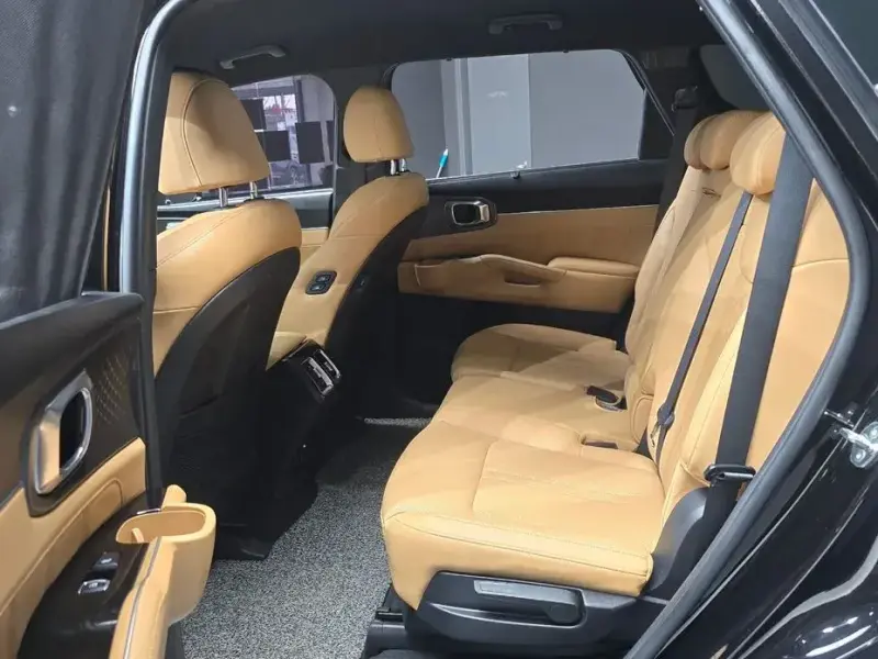 2023 Kia Sorento с пробегом 92 388 км
