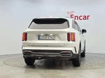 2023 Kia Sorento с пробегом 70 483 км
