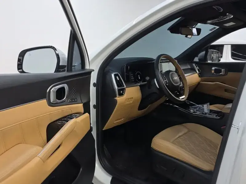 2023 Kia Sorento с пробегом 70 483 км