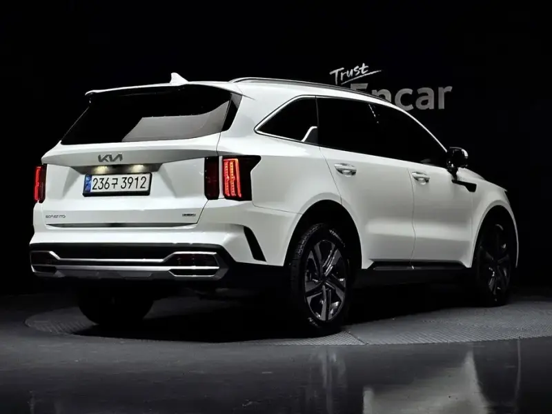 2023 Kia Sorento с пробегом 54 877 км