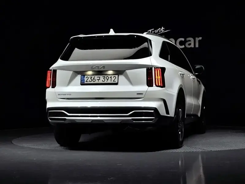 2023 Kia Sorento с пробегом 54 877 км