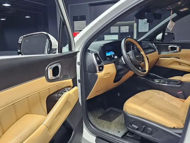 2023 Kia Sorento с пробегом 54 877 км