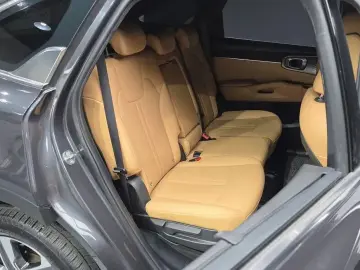 2023 Kia Sorento с пробегом 67 549 км