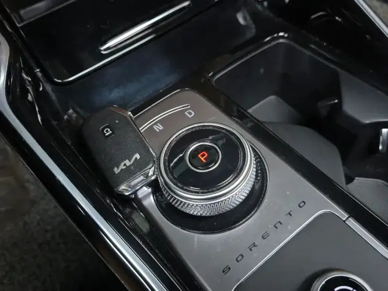 2023 Kia Sorento с пробегом 66 896 км