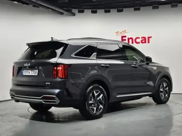 2023 Kia Sorento с пробегом 42 044 км