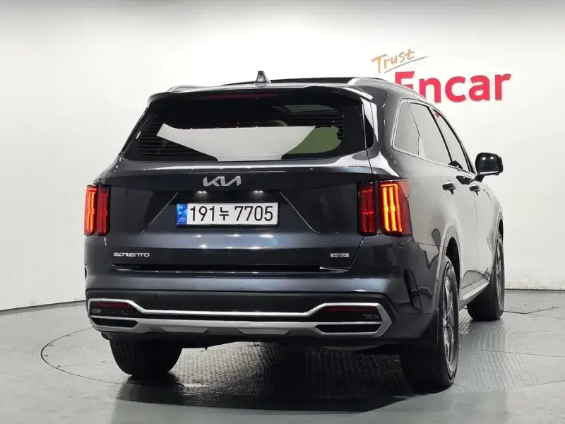 2023 Kia Sorento с пробегом 42 044 км
