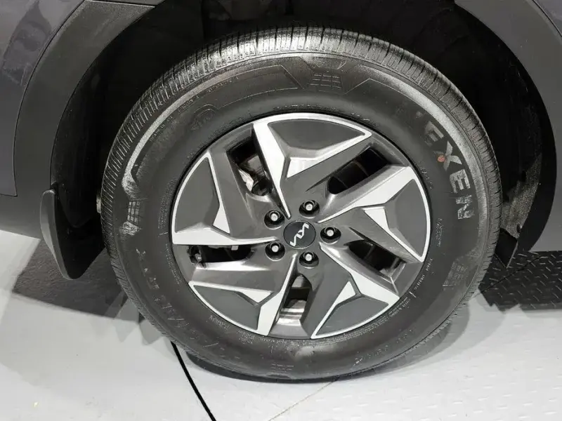 2023 Kia Sorento с пробегом 42 044 км