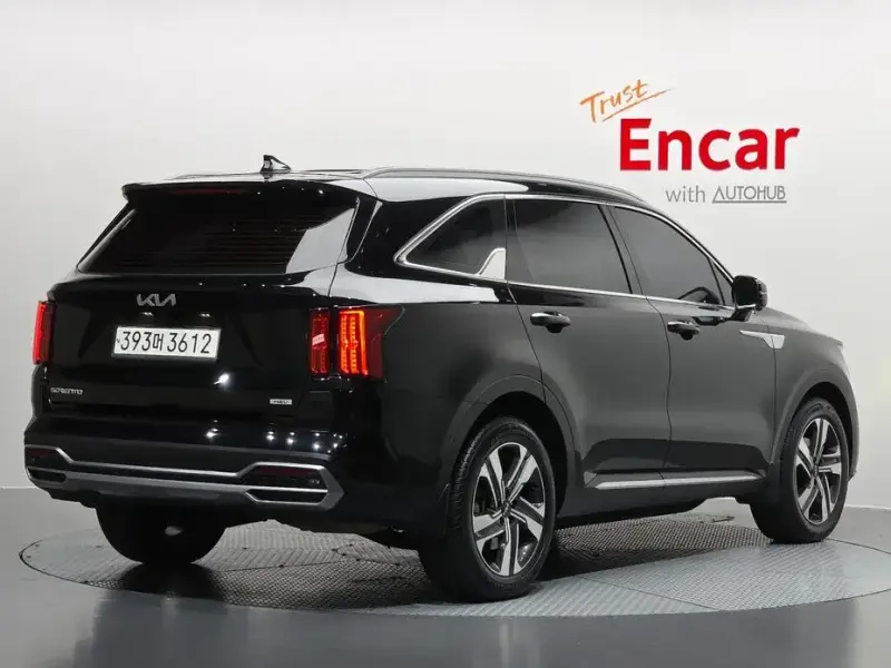 2023 Kia Sorento с пробегом 106 005 км