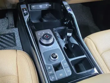 2023 Kia Sorento с пробегом 106 005 км