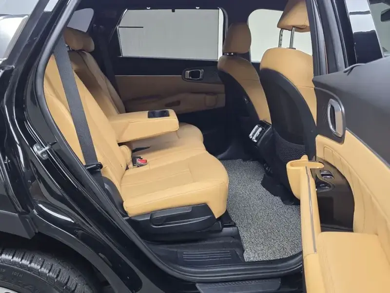 2023 Kia Sorento с пробегом 106 005 км