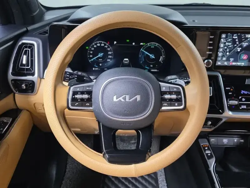 2023 Kia Sorento с пробегом 106 005 км