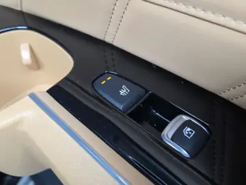 2023 Kia Sorento с пробегом 106 005 км
