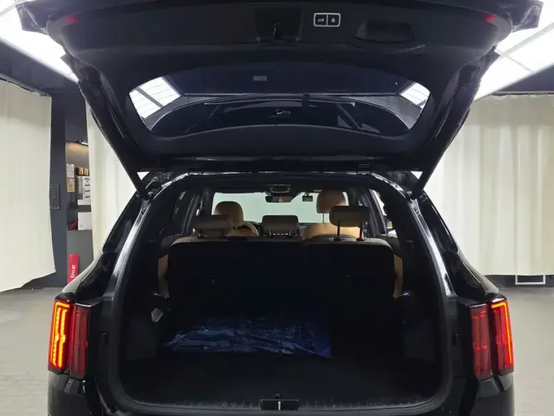 2023 Kia Sorento с пробегом 106 005 км