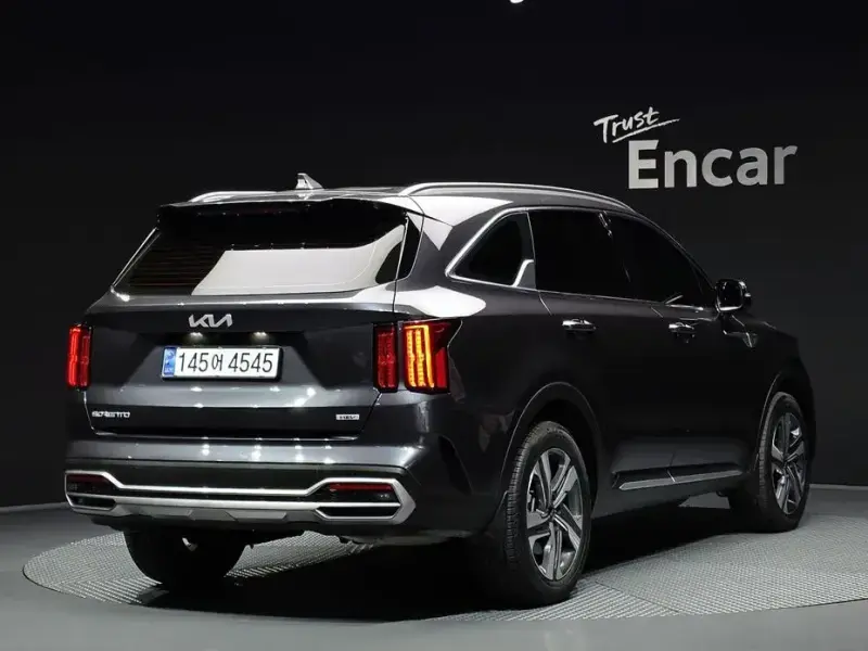 2023 Kia Sorento с пробегом 56 263 км