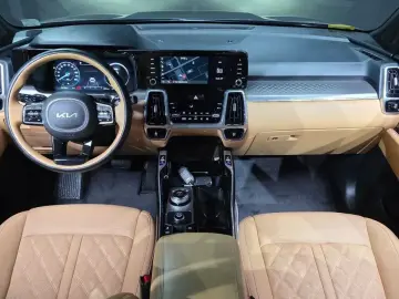 2023 Kia Sorento с пробегом 56 263 км
