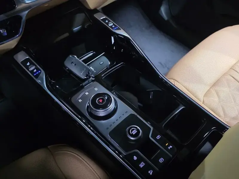2023 Kia Sorento с пробегом 56 263 км
