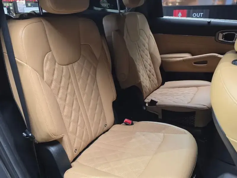2023 Kia Sorento с пробегом 56 263 км