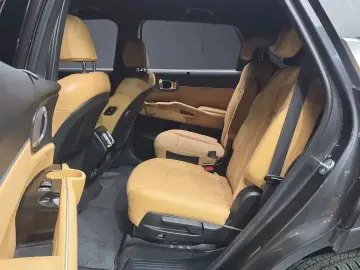 2023 Kia Sorento с пробегом 56 263 км