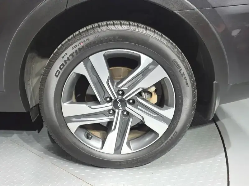 2023 Kia Sorento с пробегом 56 263 км