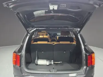 2023 Kia Sorento с пробегом 56 263 км