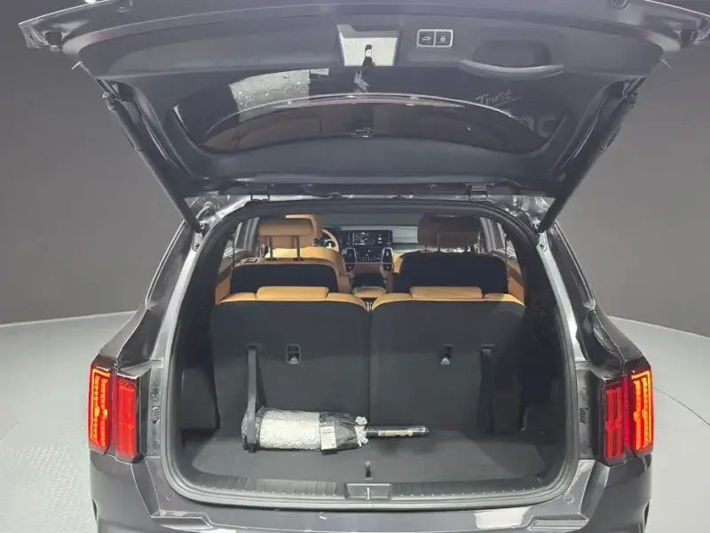 2023 Kia Sorento с пробегом 56 263 км