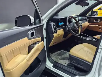 2023 Kia Sorento с пробегом 94 794 км