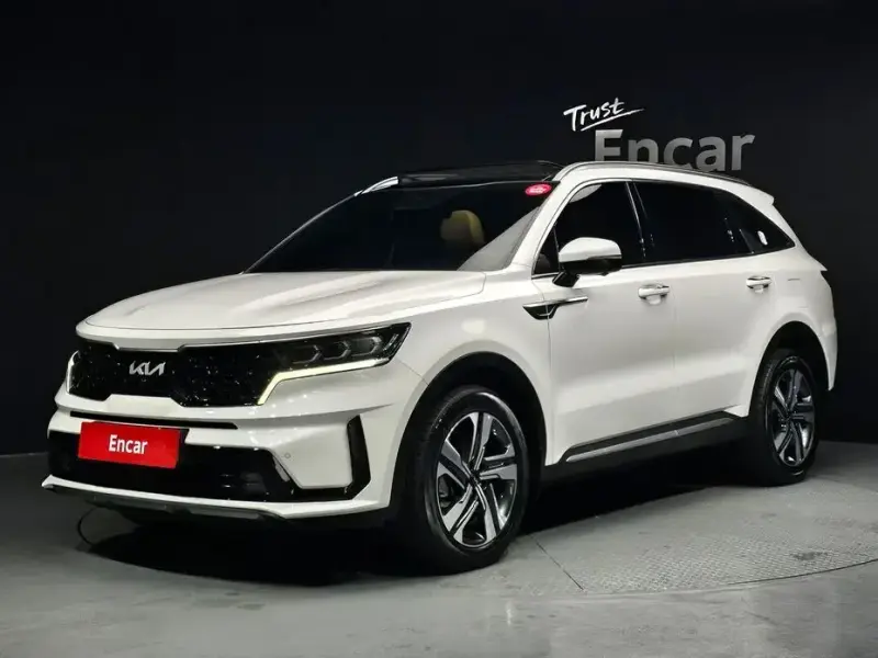 2023 Kia Sorento с пробегом 21 080 км