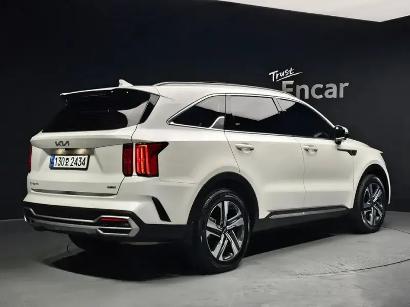 2023 Kia Sorento с пробегом 21 080 км