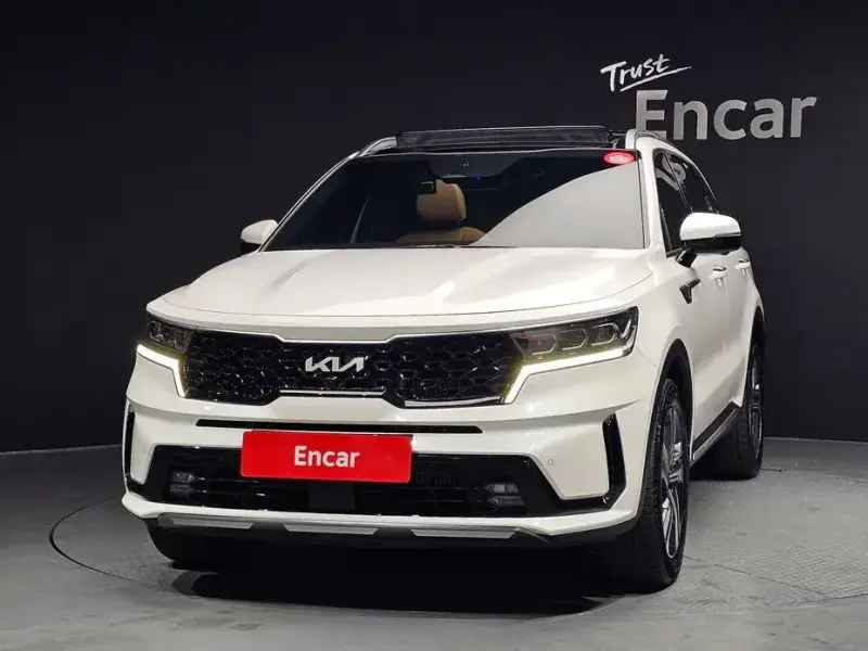 2023 Kia Sorento с пробегом 21 080 км