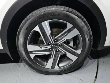 2023 Kia Sorento с пробегом 21 080 км