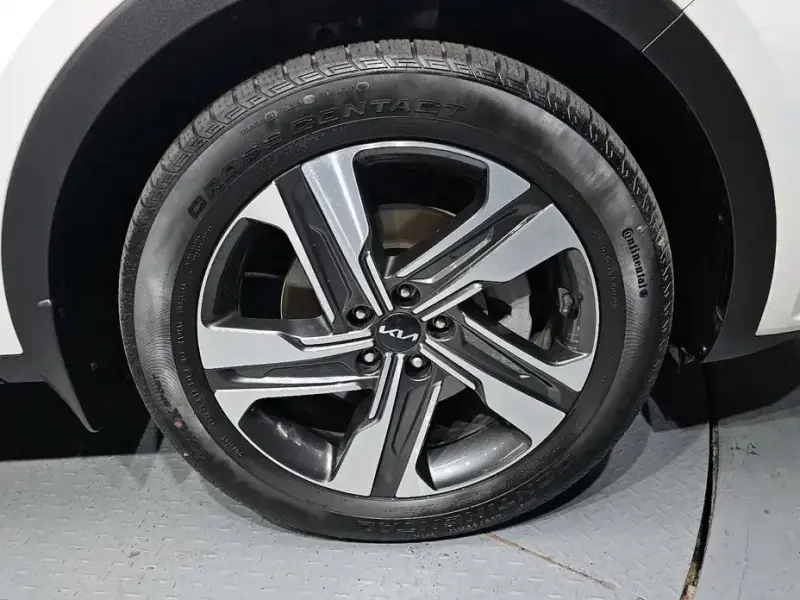 2023 Kia Sorento с пробегом 21 080 км