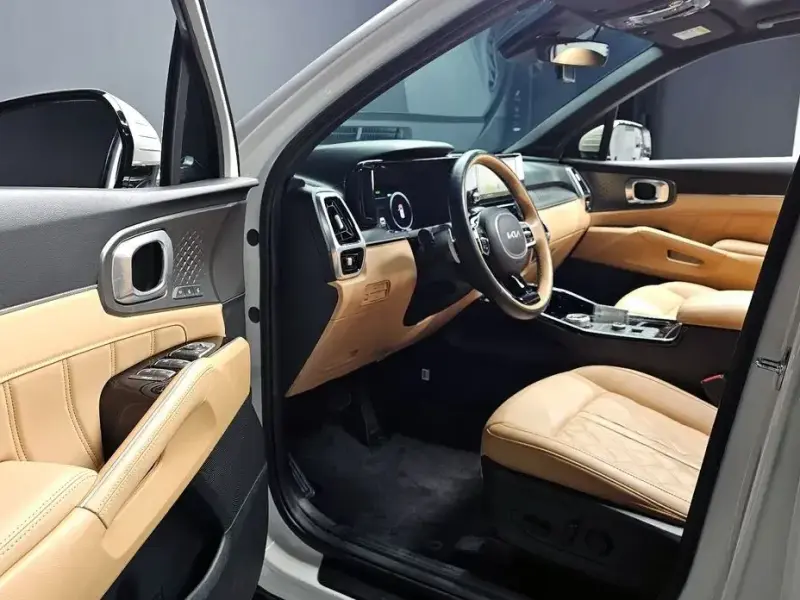 2023 Kia Sorento с пробегом 21 080 км
