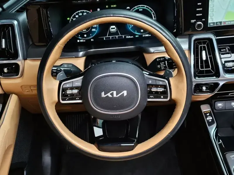 2023 Kia Sorento с пробегом 21 080 км