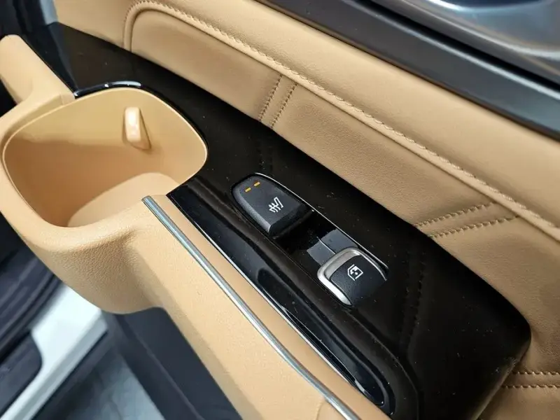2023 Kia Sorento с пробегом 21 080 км