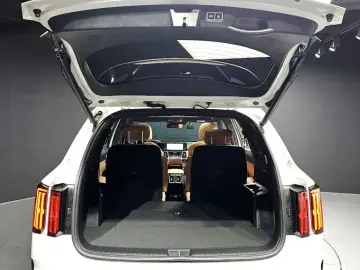 2023 Kia Sorento с пробегом 21 080 км