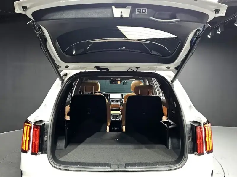 2023 Kia Sorento с пробегом 21 080 км